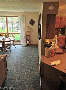 3rd image of 811 Cynthia Ct