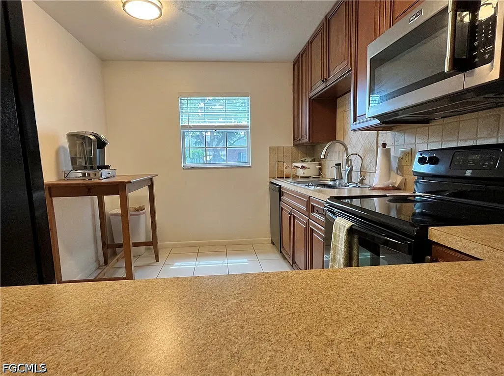 2 bed, 2.0 bath, 1258 sqft, $1,700 — Photo 3