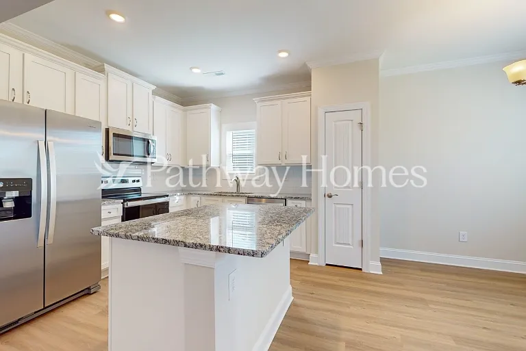 112 S Sina St — Photo 5