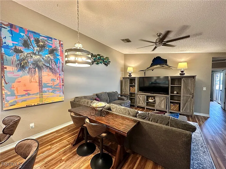 15427 Crystal Lake Dr — Photo 9