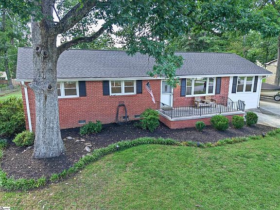 5th image of 200 Creighton Dr