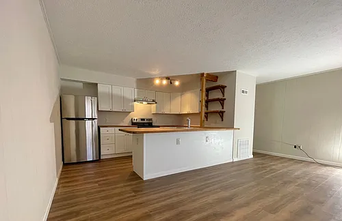 400 Cranbrook Ave SE #13 Photo 1 400 Cranbrook Ave SE #13 Photo 1