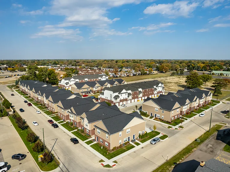 Towne Center Apartments — Photo 9