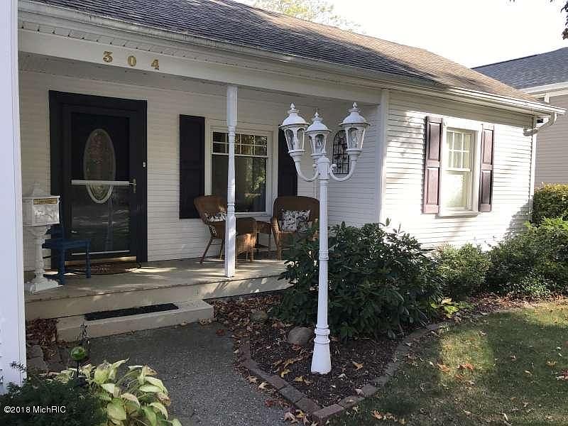 1st image of 304 N Lewis St