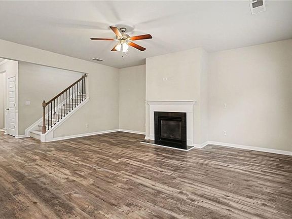 5th image of 2464 Hanover Woods Rd