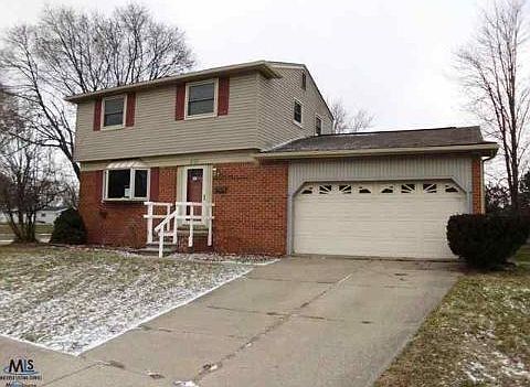 4th image of 480 Clinton River Dr