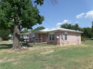 1424 S Grand Ave, Gainesville, TX 76240