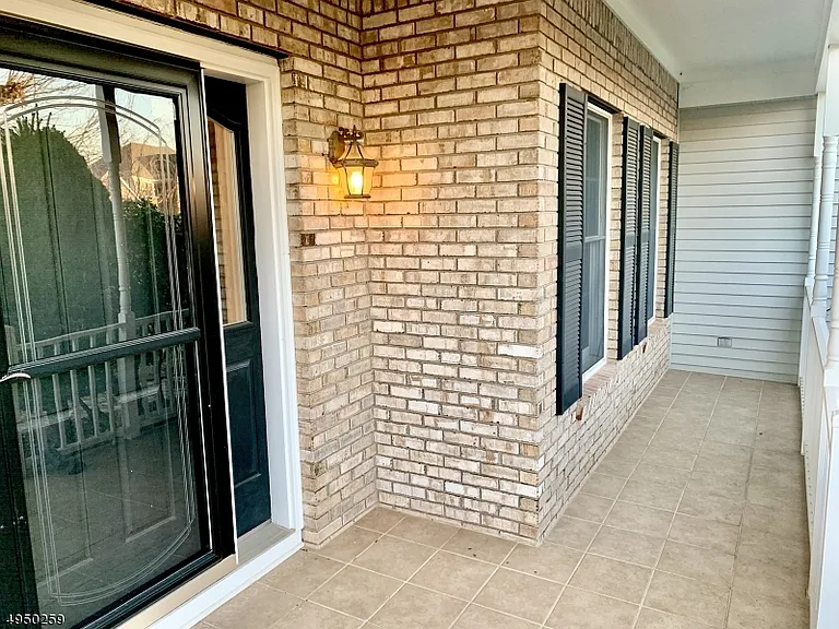 9 Collins Dr — Photo 24