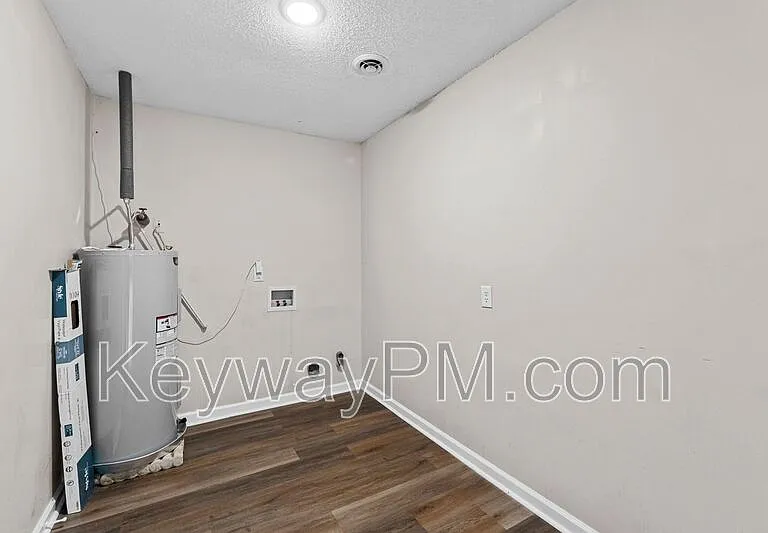 2631 Drayton Dr — Photo 9