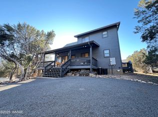 2240 Fairway Dr, Overgaard, AZ 85933