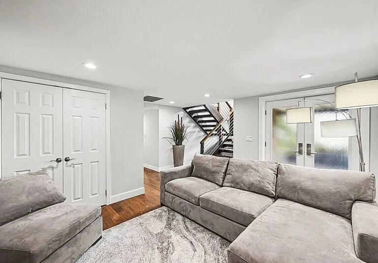 9544 Lake Washington Blvd NE — Photo 22