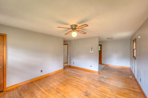 3rd image of 436 Rogers Ave
