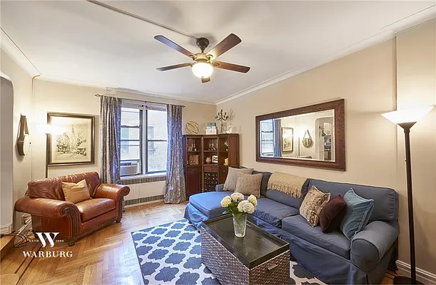 Sold by Warburg | media 9