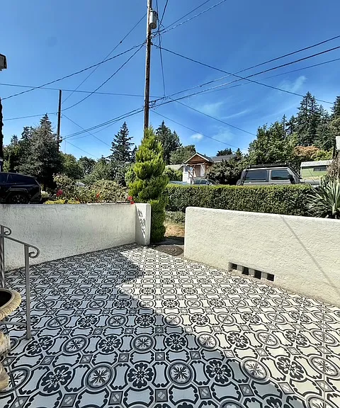 208 S Summit Ave — Photo 4