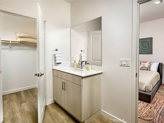 4th image of 1575 W Vista Way