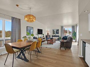 123 Navarino St Unit 4, Algoma, WI 54201