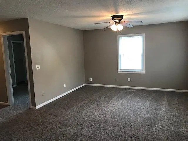 3 bed, 1218 sqft, $1,845 — Photo 2