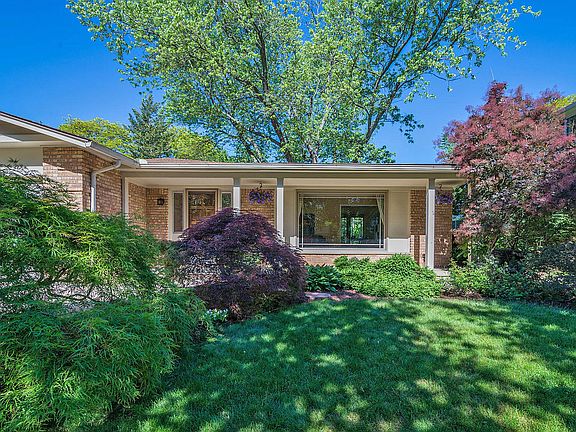 2nd image of 3430 Brentwood Ct