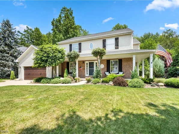 423 Crestwood Dr, Avon Lake, OH 44012