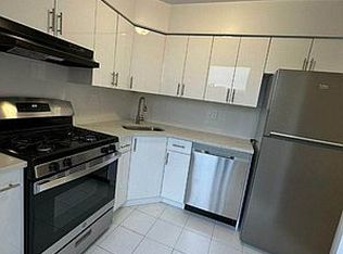 40-12 149th St #3, Flushing, NY 11354
