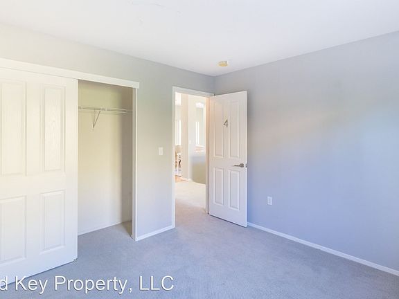 4th image of 118 Shoal Dr W #4