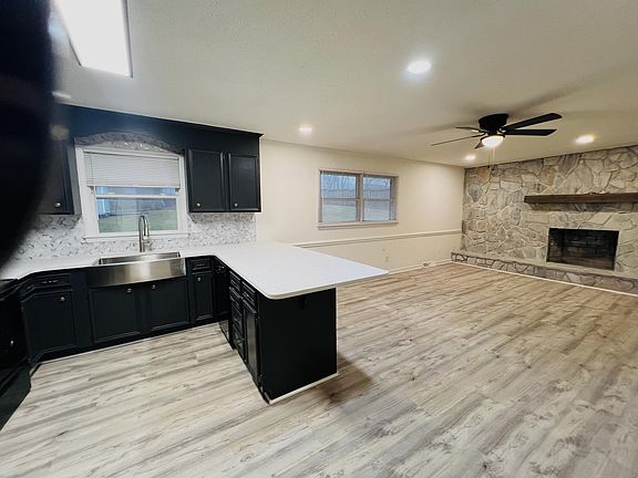 5th image of 115 Victoria Dr
