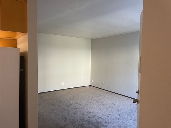 3rd image of 1380 Kenwal Rd APT 2