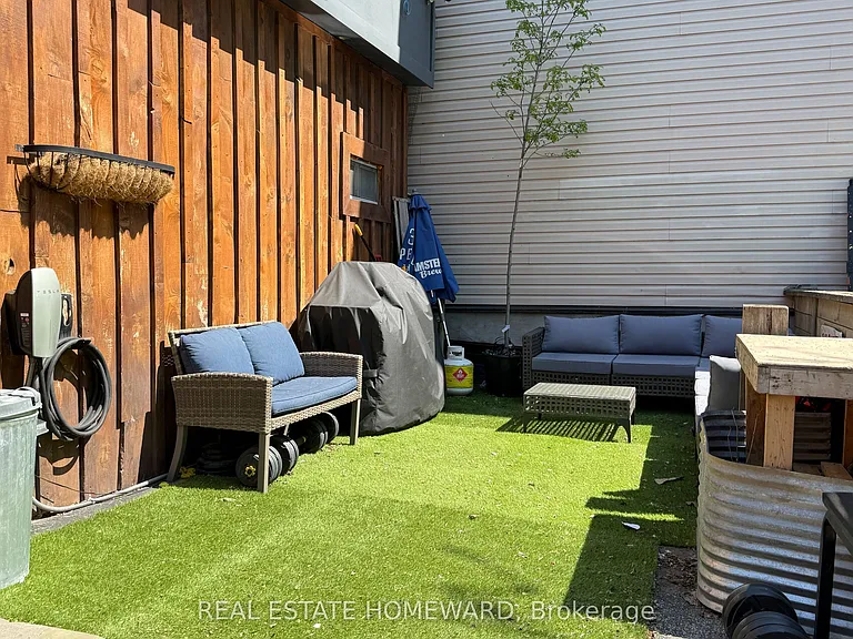147 Boston Ave — Photo 16