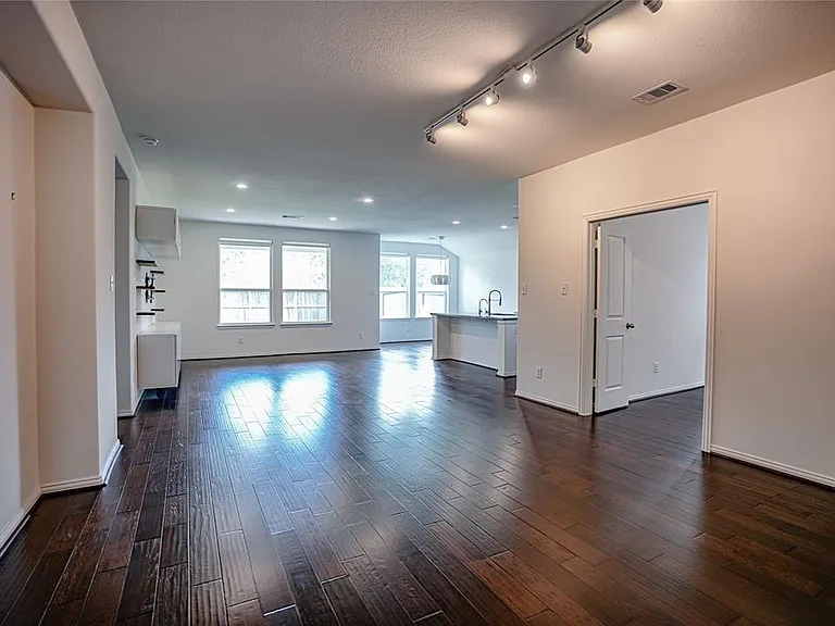 16131 Sommerall Creek Ln — Photo 4