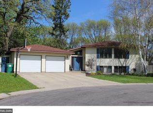 605 Fir Cir N, Glencoe, MN 55336