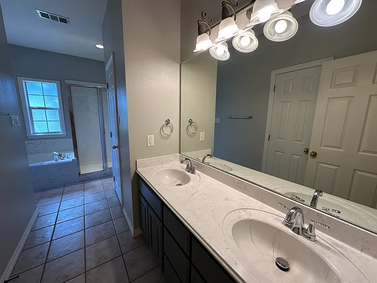 3920 Park Hurst Dr — Photo 11