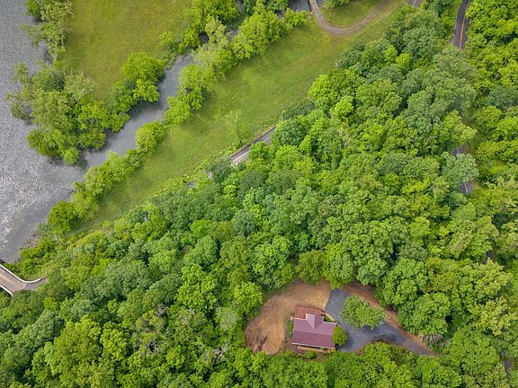 2nd image of 501 Riverview Dr