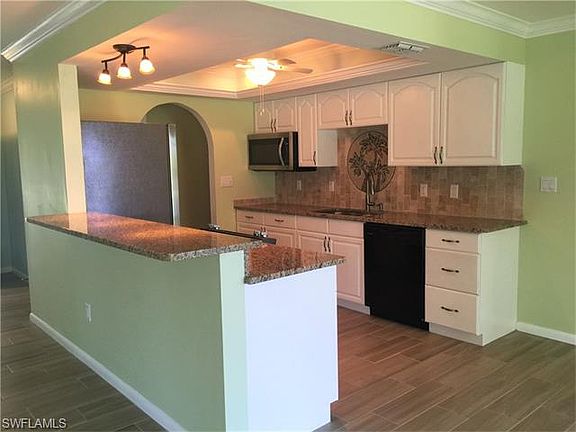 5th image of 15780 Lake Candlewood Dr