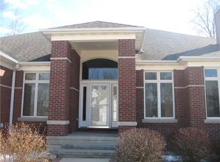 455 Hickory Ct, Robins, IA 52328