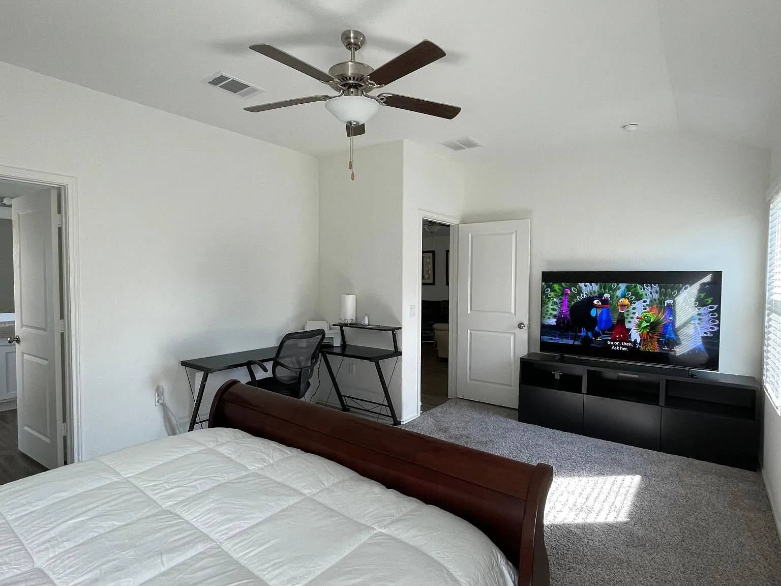 4 bed, 2100 sqft, $3,500 — Photo 4