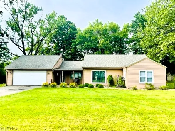 2391 Northview Dr, Cortland, OH 44410