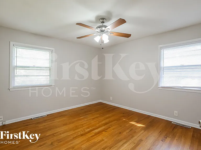 7902 E 89th Ter — Photo 7
