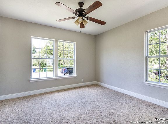 5th image of 218 Grecian Dr