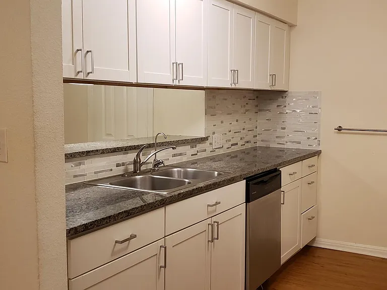 1202 E Saint Johns Ave #B — Photo 6