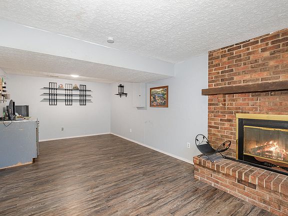 3rd image of 7752 Ravenswood Dr
