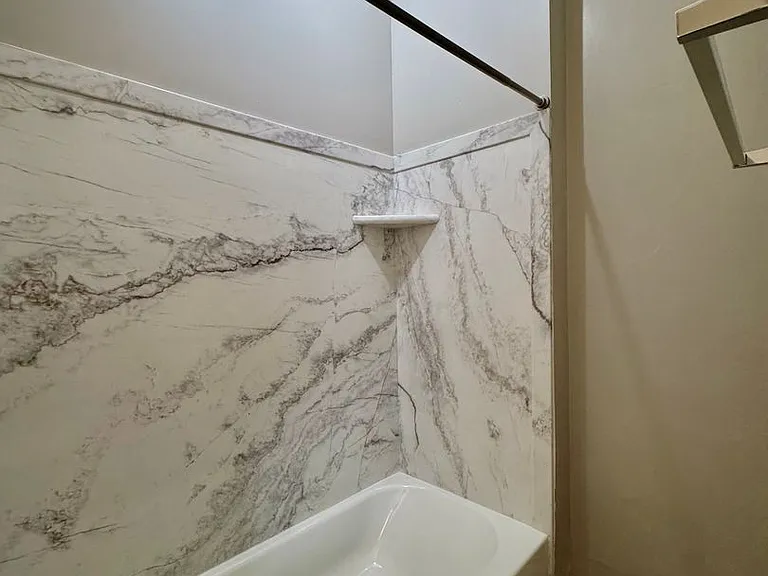 611 N. Main — Photo 10
