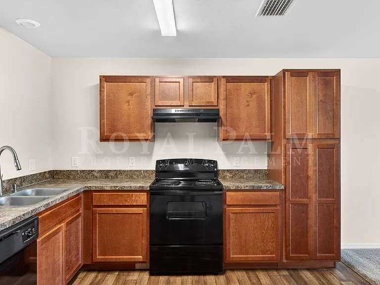 18303 Gibraltar Ln — Photo 10