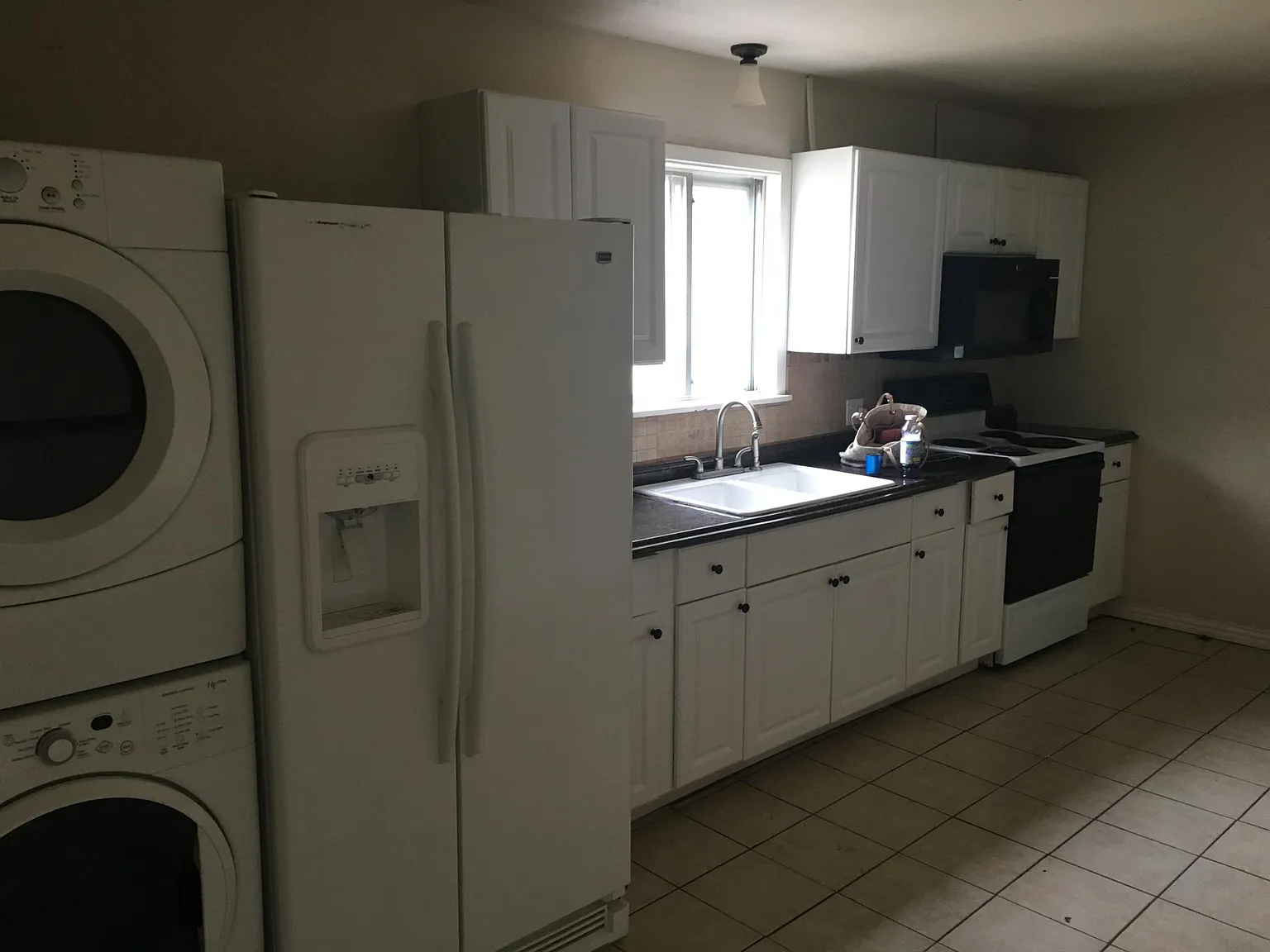 3 bed, 1132 sqft, $1,325 — Photo 2