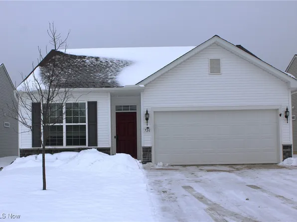 726 Cedar Crest Dr, Elyria, OH 44035