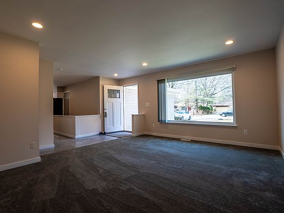 4th image of 22332 Nancy Ave