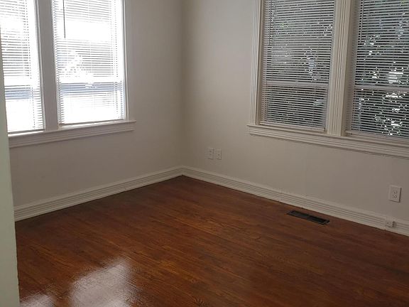 5th image of 2802 Saint Johns Ave #C