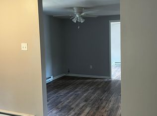 1016 Willow Dr #3, Gibbstown, NJ 08027