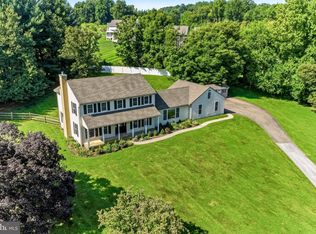 225 Woodview Rd, West Grove, PA 19390