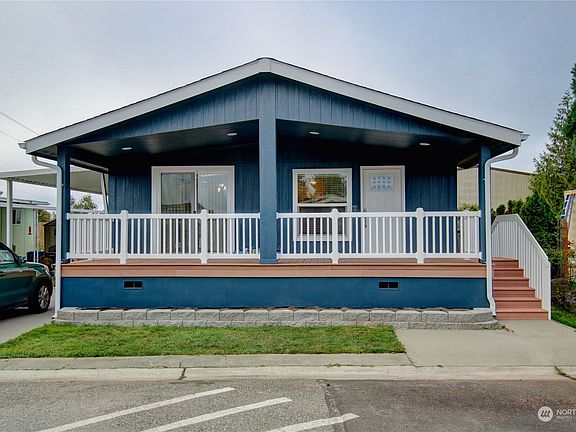 2nd image of 225 NE Ernst Street #3