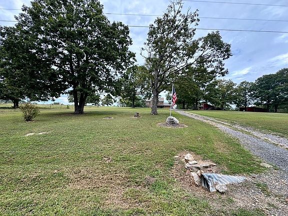 4th image of 516 Bradley Ridge Rd
